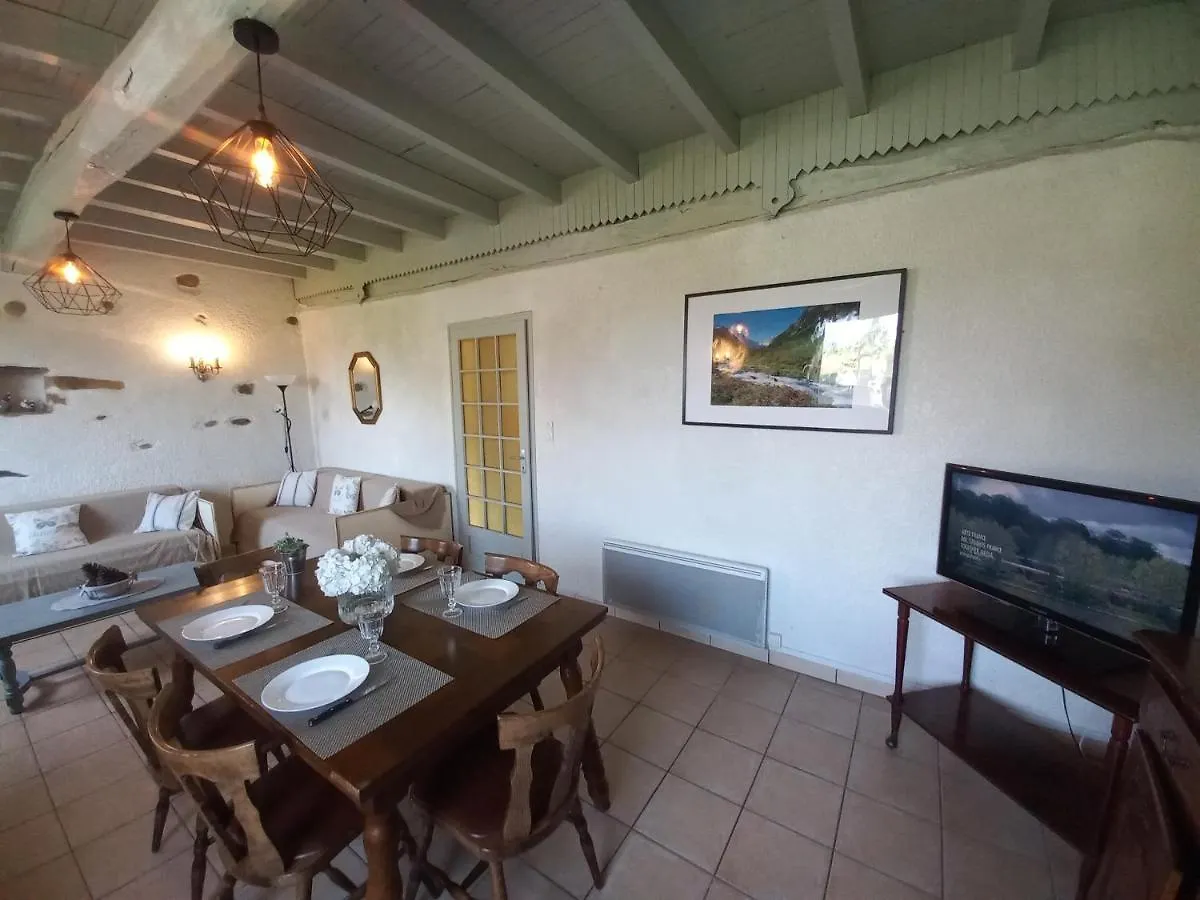 Holiday home Maison De Vacances Ade
